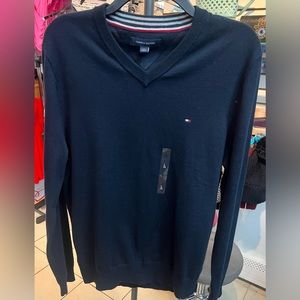 Tommy Hilfiger men v-neck sweater size Large NWT!